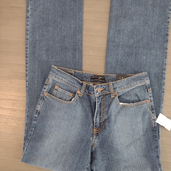 NWT NEW YORK & COMPANY.. WESTSIDE BOOT CUT STRETCH JEANS SIZE 4 AVERAGE - Picture 8 of 12